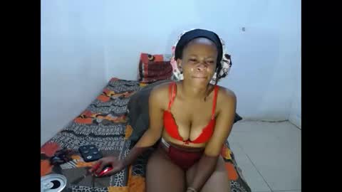 Snapshot of obsessedmimi chatting on February 26, 2026, 11:37 pm obsessedmimi online show from February 26, 2026, 11:37 pm