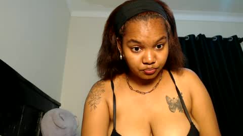 obsidianrose_ online show from June 8, 2026, 3:40 am