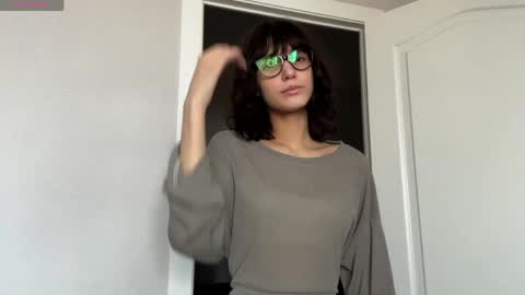 Thea online show from June 4, 2026, 4:29 am