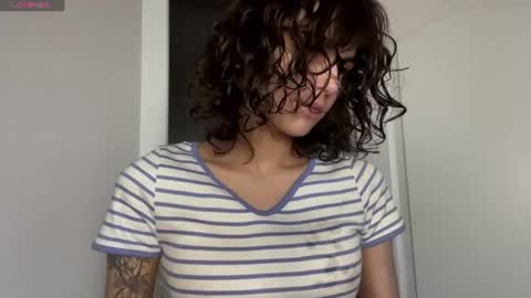 Snapshot of odettehatt chatting on July 17, 2026, 4:41 am Thea online show from July 17, 2026, 4:41 am