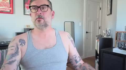 Office Dad online show from October 2, 2025, 6:26 pm