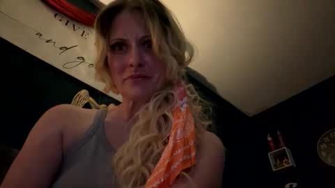 official_kalirose online show from May 17, 2026, 2:42 am