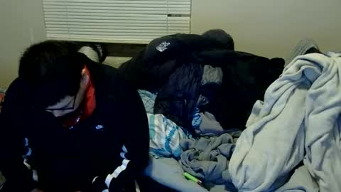 oscar flores online show from December 1, 2025, 11:37 am