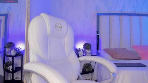 Holly online show from January 2, 2025, 10:44 pm