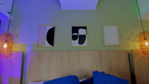 Holly online show from January 6, 2026, 11:14 am