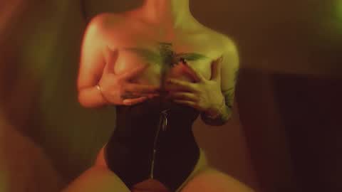 Snapshot of oh_lilith chatting on October 12, 2025, 10:09 pm your dear Lilith Chapman online show from October 12, 2025, 10:09 pm