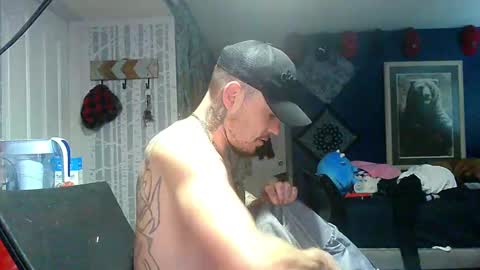 Snapshot of oh_you_know69 chatting on October 5, 2025, 5:00 pm who dares toss me some tips lets have fun online show from October 5, 2025, 5:00 pm