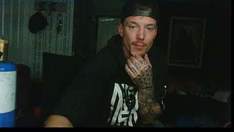 Snapshot of oh_you_know69 chatting on November 28, 2025, 2:47 am who dares toss me some tips lets have fun online show from November 28, 2025, 2:47 am