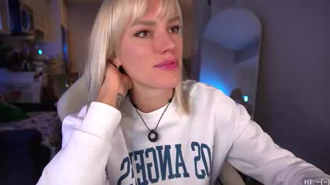 Snapshot of ohbabykelly chatting on November 4, 2025, 11:26 pm Kelly online show from November 4, 2025, 11:26 pm