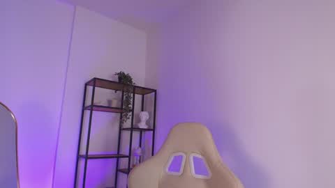 Julia online show from January 18, 2025, 12:04 pm