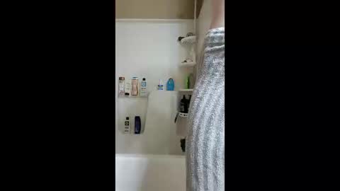 ohjaybones online show from April 22, 2026, 12:24 am