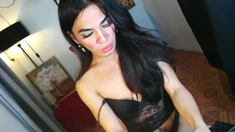Snapshot of ohlalasamanthaxxx143 chatting on December 16, 2024, 6:27 pm IM CHIE DONT FORGET TO FOLLOW ME MAKE ME SMILE HERE THUMB UP FOR 25TOK online show from December 16, 2024, 6:27 pm