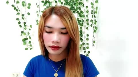 ohmyalessandraxcx online show from November 17, 2025, 6:30 am