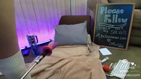 oholiviaxoxo online show from February 19, 2026, 1:07 pm