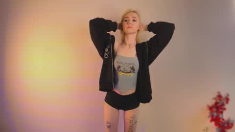 Emi and Ohpi online show from March 27, 2026, 2:39 pm