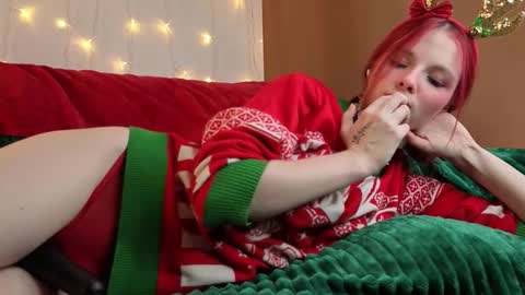 Yumi online show from December 22, 2025, 9:01 pm