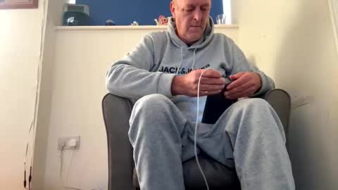 oiljames167 online show from September 12, 2025, 8:36 am