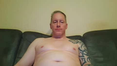 olavdelux online show from October 17, 2025, 9:50 pm