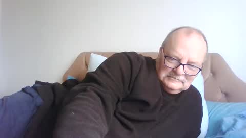 old_fkr online show from February 22, 2025, 10:18 am