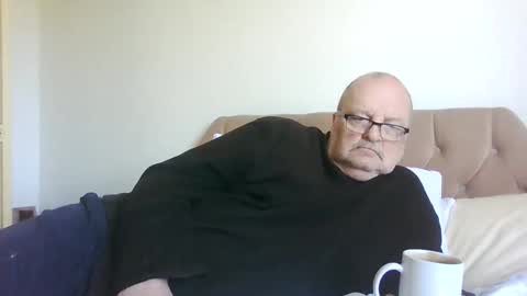 old_fkrr_ online show from May 1, 2026, 9:03 am