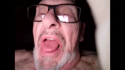 Snapshot of oldaddy2 chatting on November 2, 2025, 11:45 am oldaddy2 online show from November 2, 2025, 11:45 am