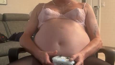 olderyeterotic online show from July 5, 2026, 7:26 am