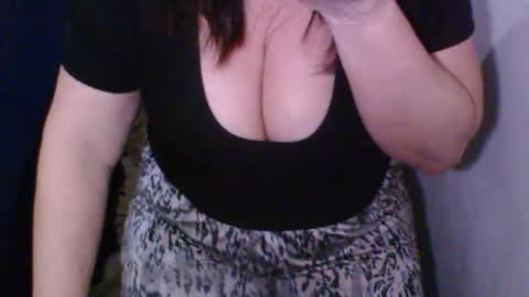 Snapshot of oldgirl60 chatting on June 1, 2026, 10:55 pm oldgirl60 online show from June 1, 2026, 10:55 pm