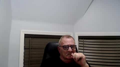 oldguybigd online show from October 1, 2025, 4:40 am