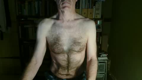 oldhairybastard online show from May 7, 2026, 3:45 am