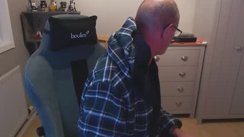 Snapshot of oldveteranuk chatting on September 13, 2025, 4:56 am oldveteranuk online show from September 13, 2025, 4:56 am