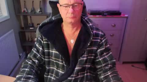 Snapshot of oldveteranuk chatting on February 15, 2026, 5:04 am oldveteranuk online show from February 15, 2026, 5:04 am