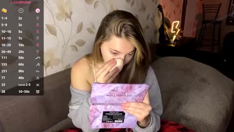 Kem online show from December 3, 2025, 5:33 pm