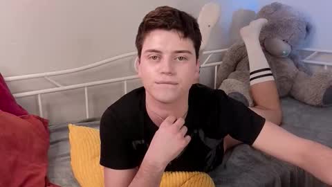 Olie online show from December 21, 2025, 9:44 pm