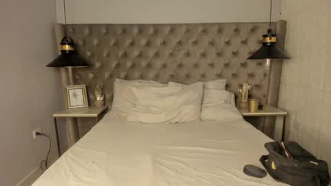 oliiverr22 online show from November 2, 2025, 1:13 pm