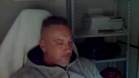 Snapshot of olimpio1230 chatting on October 17, 2025, 5:04 pm olimpio1230 online show from October 17, 2025, 5:04 pm