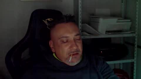 Snapshot of olimpio1230 chatting on December 1, 2025, 1:27 pm olimpio1230 online show from December 1, 2025, 1:27 pm