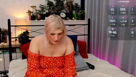 OliSunny Olivia online show from December 17, 2024, 10:44 am