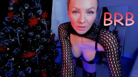 Snapshot of oliva_candy chatting on December 29, 2024, 8:33 am oliva_candy online show from December 29, 2024, 8:33 am