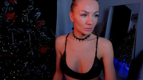 Snapshot of oliva_candy chatting on January 4, 2025, 6:19 am oliva_candy online show from January 4, 2025, 6:19 am