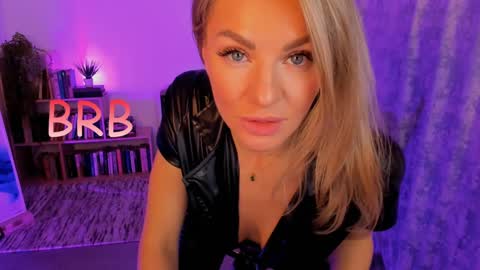 Snapshot of oliva_candy chatting on January 11, 2025, 11:12 am oliva_candy online show from January 11, 2025, 11:12 am
