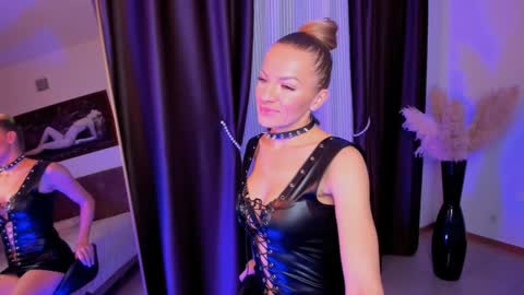 Snapshot of oliva_candy chatting on January 21, 2025, 8:32 pm oliva_candy online show from January 21, 2025, 8:32 pm