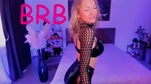 Snapshot of oliva_candy chatting on March 11, 2025, 11:12 am oliva_candy online show from March 11, 2025, 11:12 am