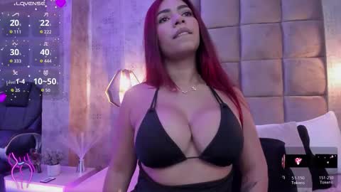 Olivia Kollins  online show from October 22, 2025, 6:46 am