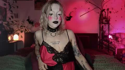 Olive online show from October 25, 2025, 1:29 pm