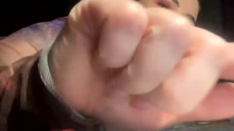 Oil online show from December 10, 2024, 11:40 pm