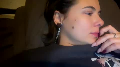 Oil online show from January 7, 2025, 9:25 pm