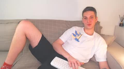 Oliver online show from December 15, 2024, 7:21 pm