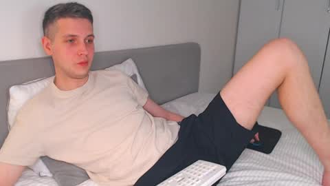 Snapshot of oliver_hort chatting on April 2, 2026, 3:53 pm Oliver online show from April 2, 2026, 3:53 pm
