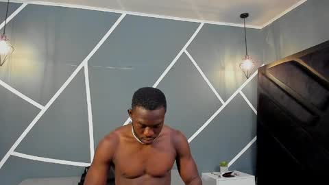 OLIVER LAURENT online show from March 31, 2026, 11:27 pm