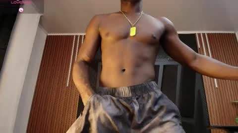 OLIVER LAURENT online show from April 20, 2026, 11:28 pm